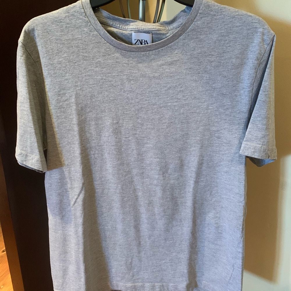 Zara Basic Tshirt - Picture 2 of 4